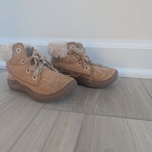 OshKosh B'gosh Tan Baby's s Boots with Fur Trim